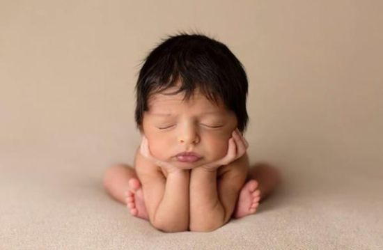 ��Ӱʦץ��Ӥ��˯����̬ չʾ���Ŀ���(��ͼ)