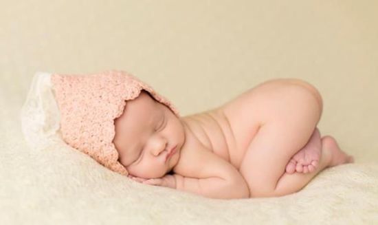 ��Ӱʦץ��Ӥ��˯����̬ չʾ���Ŀ���(��ͼ)