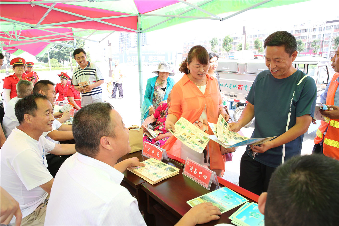 878365.com:土地与生态文明建设,我们在行动