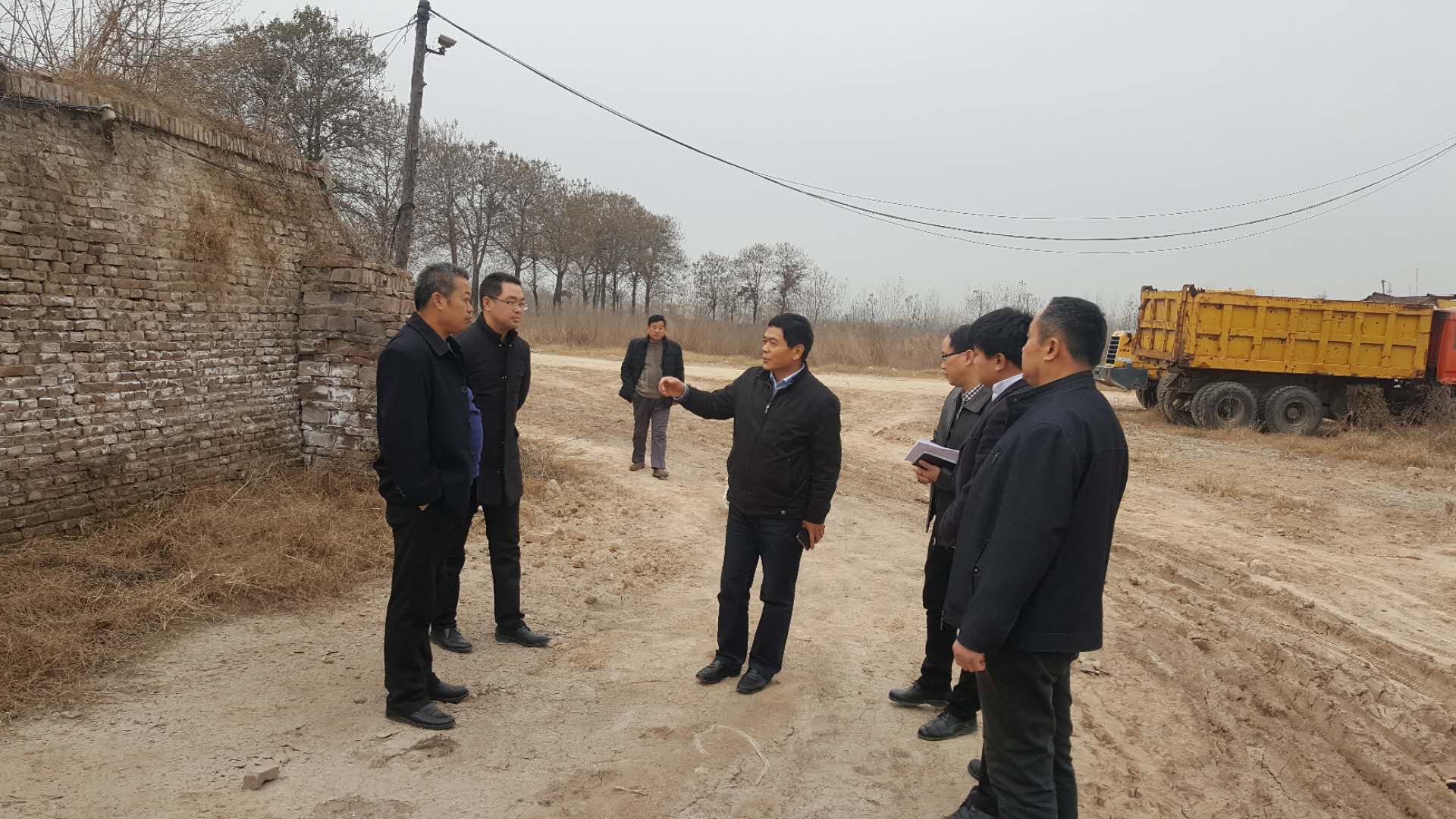 商丘市国土资源局督导组莅临睢阳区检查督导砖瓦窑厂关停工作