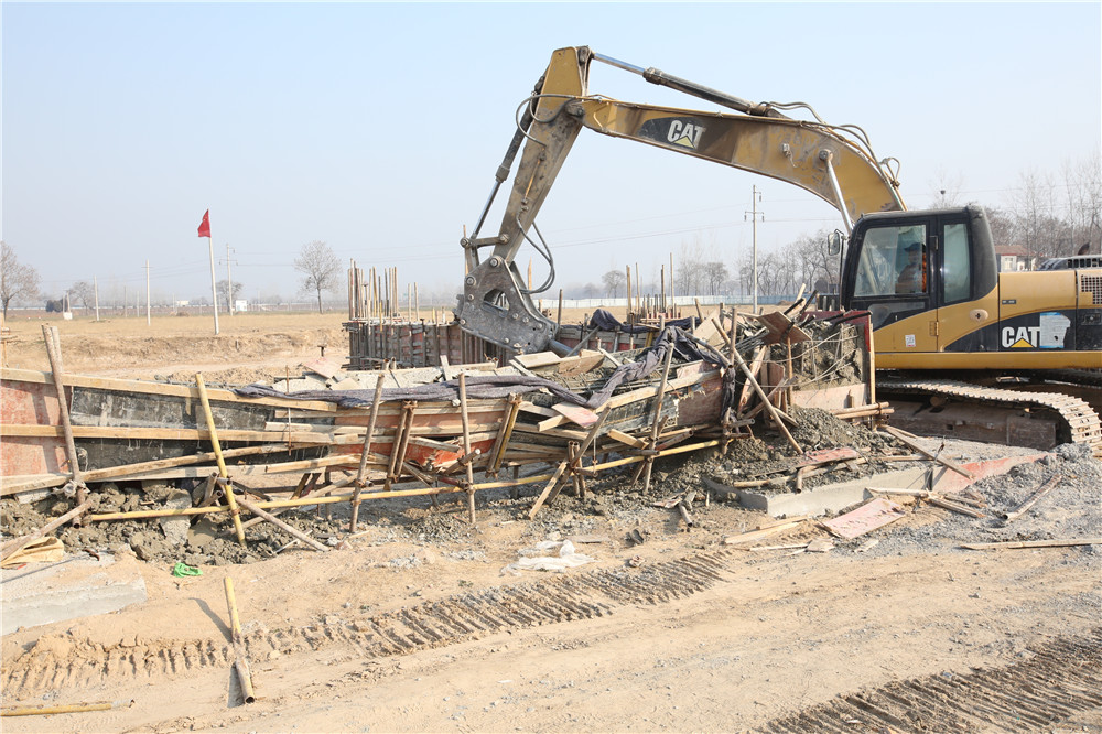 商丘市睢阳区重拳出击 强力打击违法占地