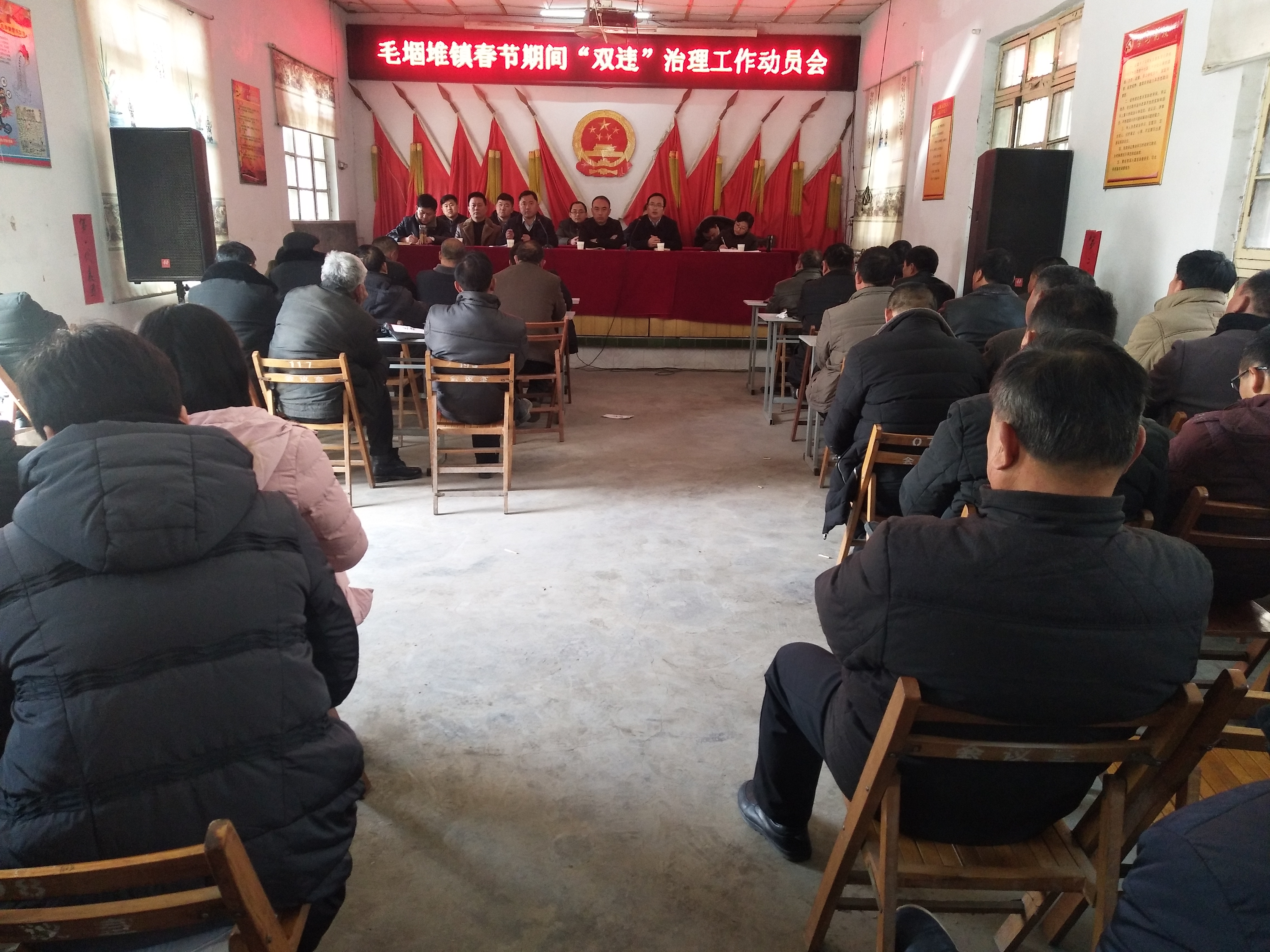 睢阳分局毛堌堆国土所“零容忍”拆除“双违”建筑