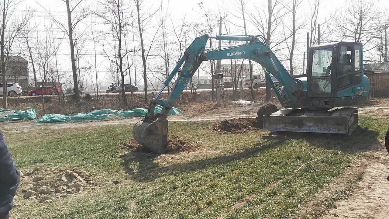 睢阳分局毛堌堆国土所“零容忍”拆除“双违”建筑