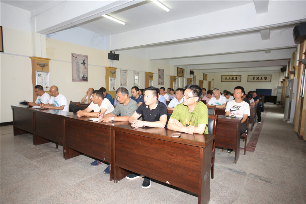 睢阳国土资源分局党总支认真组织开展学习弘扬“河南塞罕坝”精神暨六月份主题党日活动
